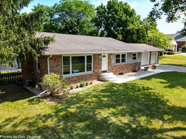 521 E Pine Street, Fremont, MI 49412