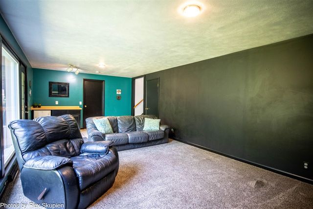 521 E Pine Street, Fremont, MI 49412