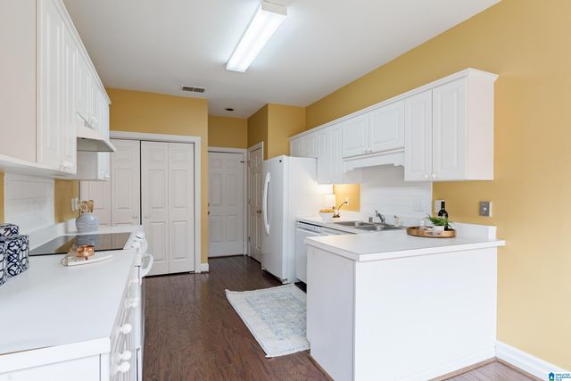 732 CANYON CREEK LANE, Vestavia Hills, AL 35216