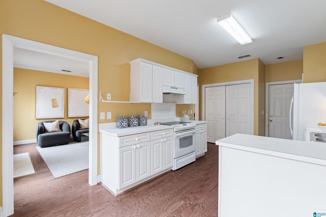 732 CANYON CREEK LANE, Vestavia Hills, AL 35216