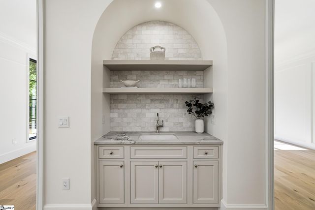 101 Sherwood Street Unit 100, Greenville, SC 29601