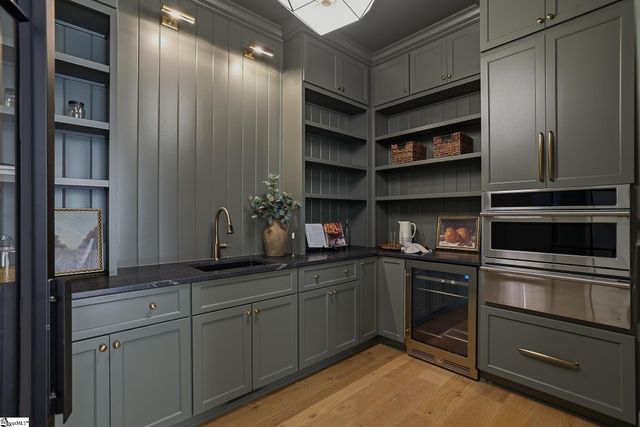 101 Sherwood Street Unit 100, Greenville, SC 29601