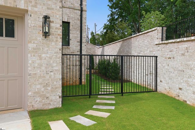 101 Sherwood Street Unit 100, Greenville, SC 29601