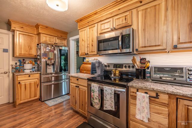 910 N Plateau Ave, Caldwell, ID 83605
