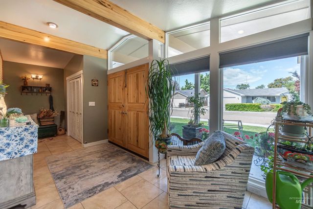 910 N Plateau Ave, Caldwell, ID 83605