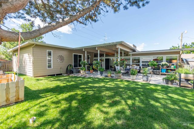 910 N Plateau Ave, Caldwell, ID 83605