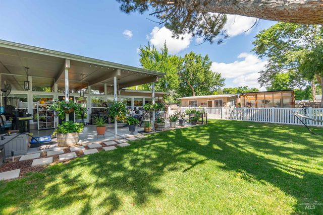910 N Plateau Ave, Caldwell, ID 83605