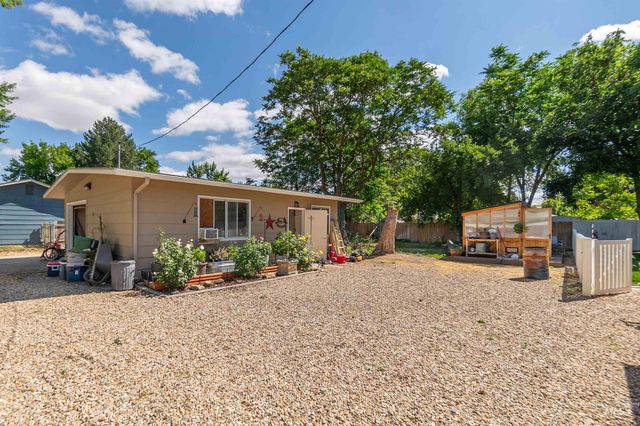 910 N Plateau Ave, Caldwell, ID 83605