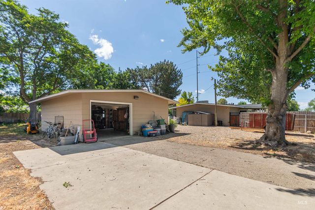 910 N Plateau Ave, Caldwell, ID 83605