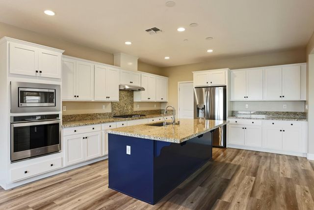 2705 Enslen Ave, Lathrop, CA 95330