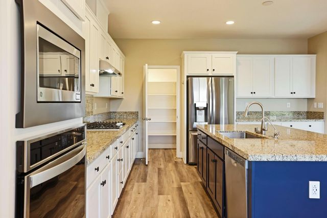 2705 Enslen Ave, Lathrop, CA 95330