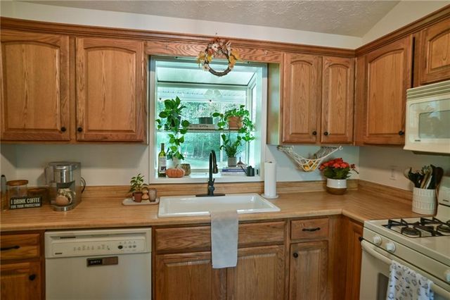 307 Rockland Way, Lawrenceville, GA 30046