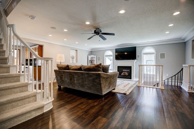 400 Percival Avenue, Dallas Center, IA 50063