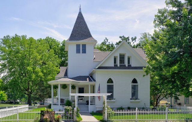 400 Percival Avenue, Dallas Center, IA 50063