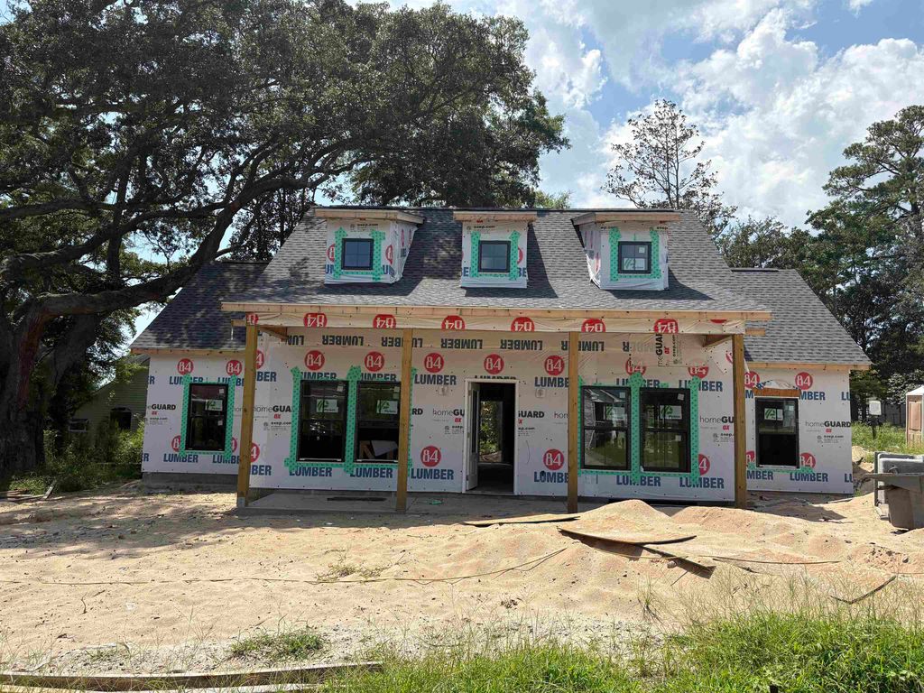 4362 Ellis Ave., Little River, SC 29566