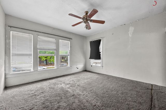 919 Wayne Street, Dallas, TX 75223