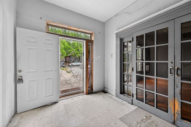 919 Wayne Street, Dallas, TX 75223