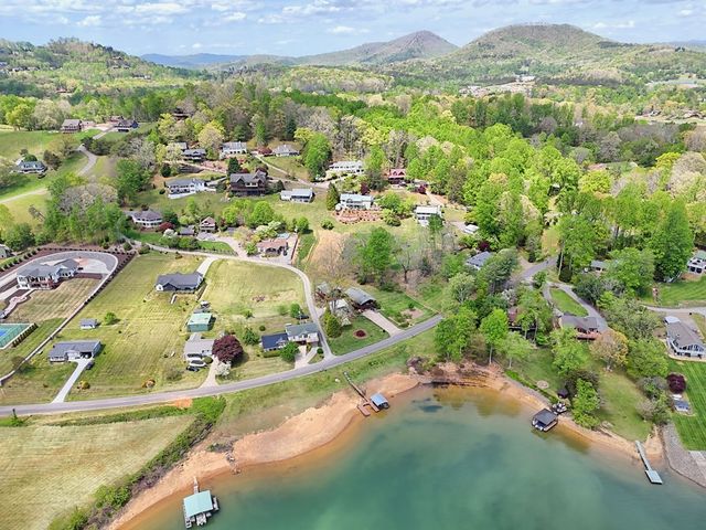 1930 Lakeview Summit Drive, Young Harris, GA 30582