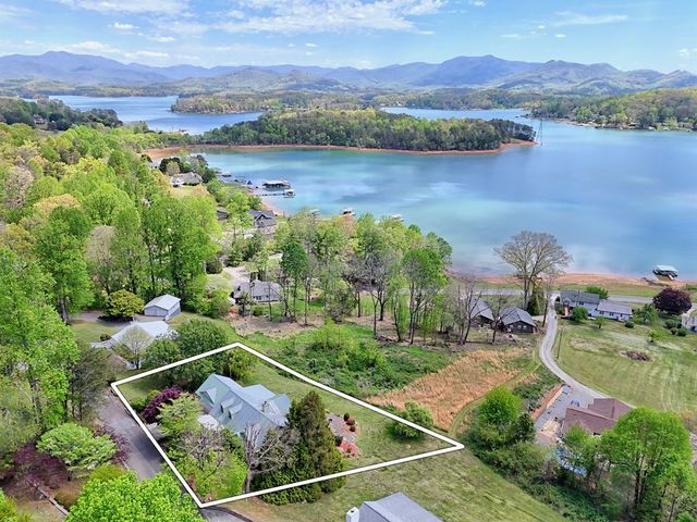 1930 Lakeview Summit Drive, Young Harris, GA 30582