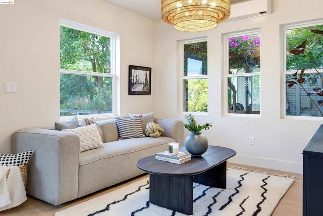 1705 Russell St, Berkeley, CA 94703