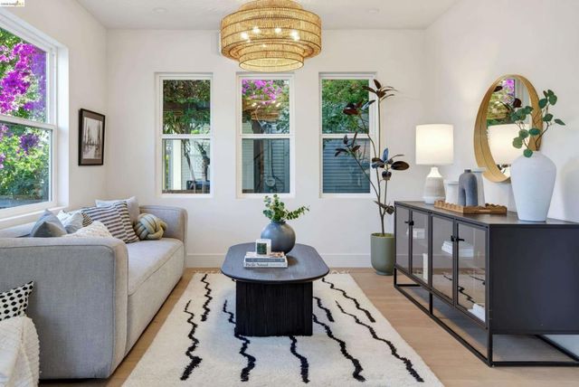 1705 Russell St, Berkeley, CA 94703