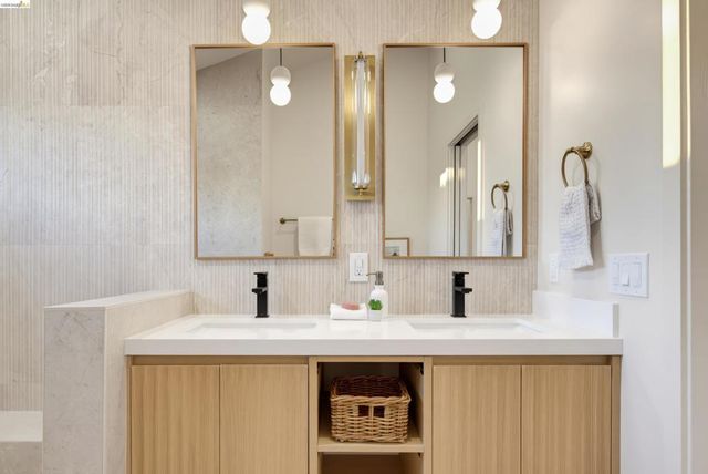 1705 Russell St, Berkeley, CA 94703