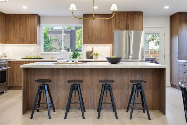 1705 Russell St, Berkeley, CA 94703
