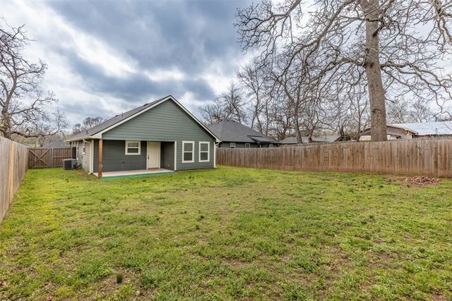 933 Rice Street, Denison, TX 75020