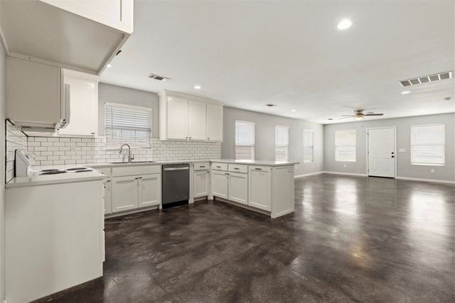 933 Rice Street, Denison, TX 75020