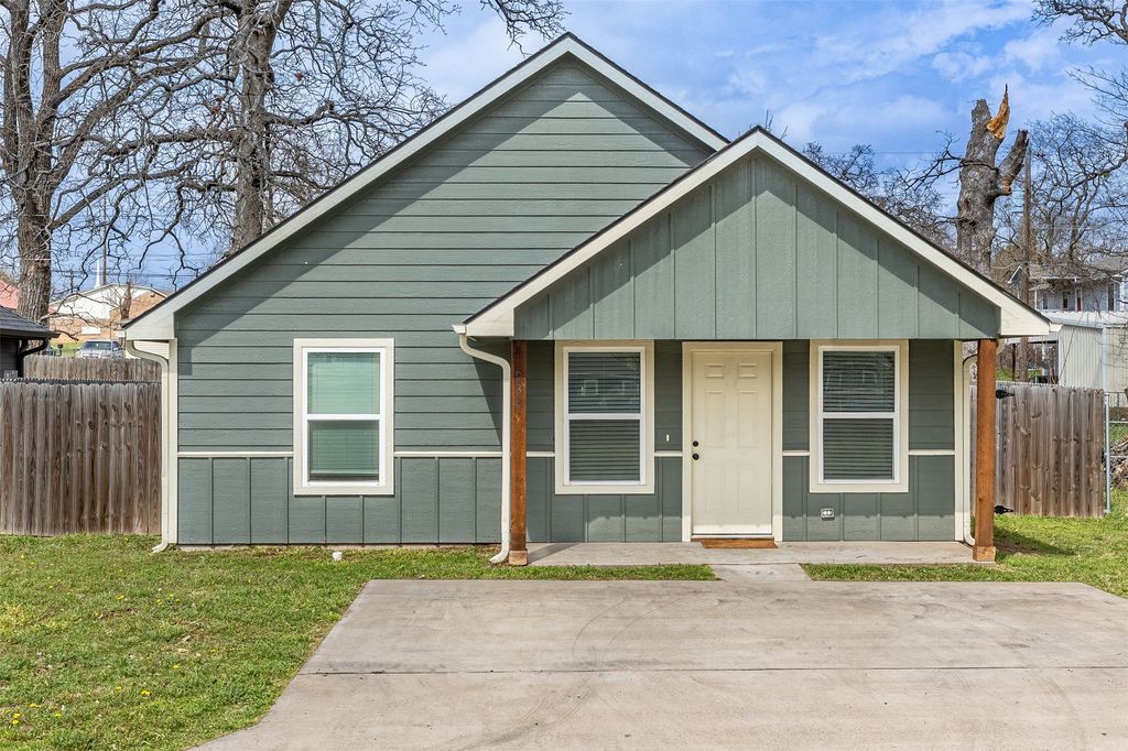 933 Rice Street, Denison, TX 75020