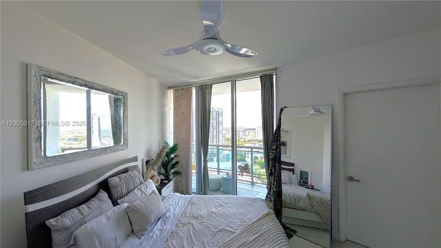 350 S Miami Ave 2813, Miami, FL 33130