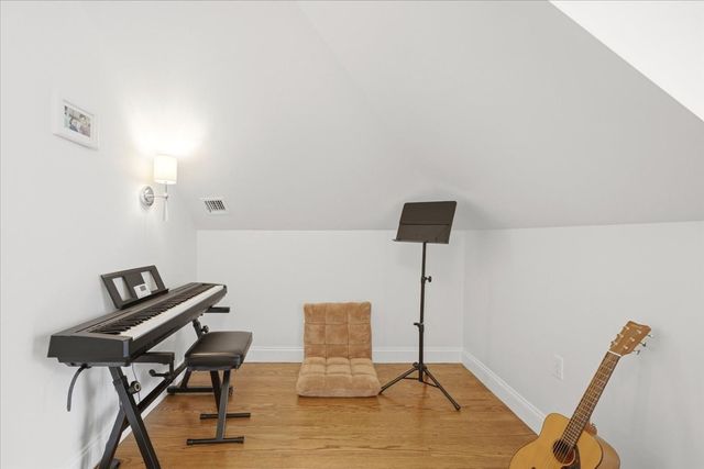 15 Ricker Rd 2, Newton, MA 02458