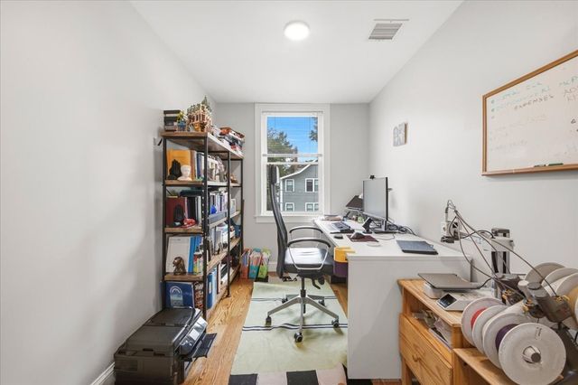 15 Ricker Rd 2, Newton, MA 02458