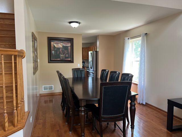 809 Eagle Drive, Aurora, IL 60506