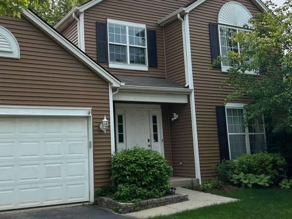 809 Eagle Drive, Aurora, IL 60506
