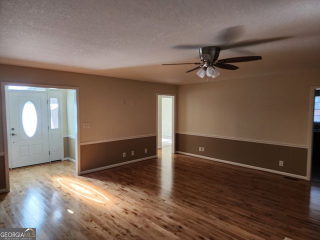 70 GOLDEN OAKS Drive, Hartwell, GA 30643