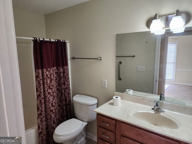 70 GOLDEN OAKS Drive, Hartwell, GA 30643