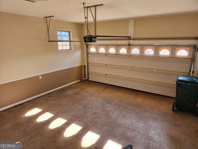 70 GOLDEN OAKS Drive, Hartwell, GA 30643