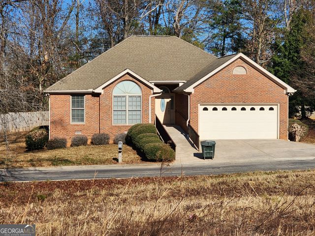 70 GOLDEN OAKS Drive, Hartwell, GA 30643