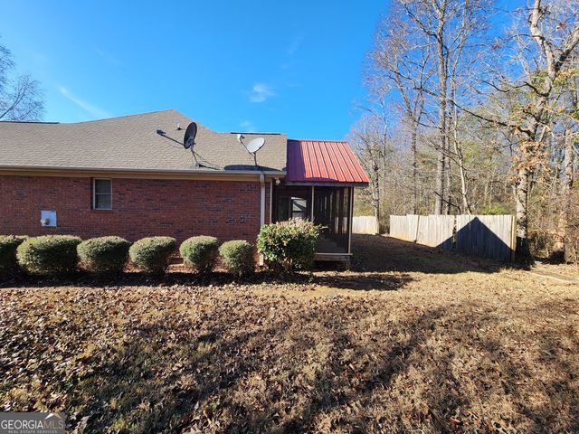 70 GOLDEN OAKS Drive, Hartwell, GA 30643