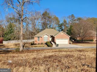 70 GOLDEN OAKS Drive, Hartwell, GA 30643