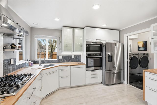 2074 SE Kayleigh Way, Grants Pass, OR 97526