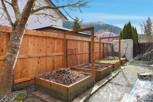 2074 SE Kayleigh Way, Grants Pass, OR 97526