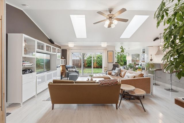 2074 SE Kayleigh Way, Grants Pass, OR 97526