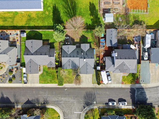 2074 SE Kayleigh Way, Grants Pass, OR 97526