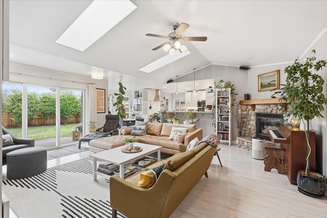 2074 SE Kayleigh Way, Grants Pass, OR 97526