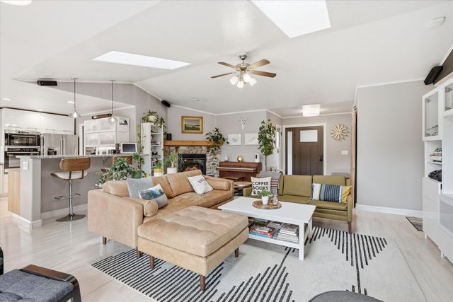 2074 SE Kayleigh Way, Grants Pass, OR 97526