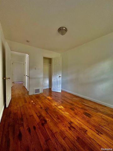 19242 Moross Road, Detroit, MI 48224