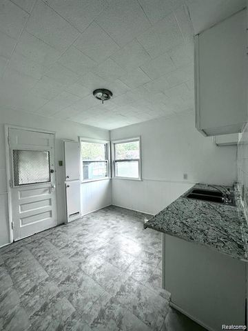 19242 Moross Road, Detroit, MI 48224