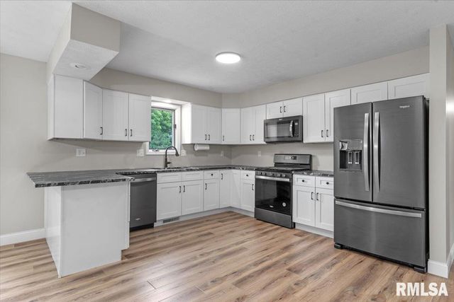 5660 Wesley Chapel Road, Chatham, IL 62629